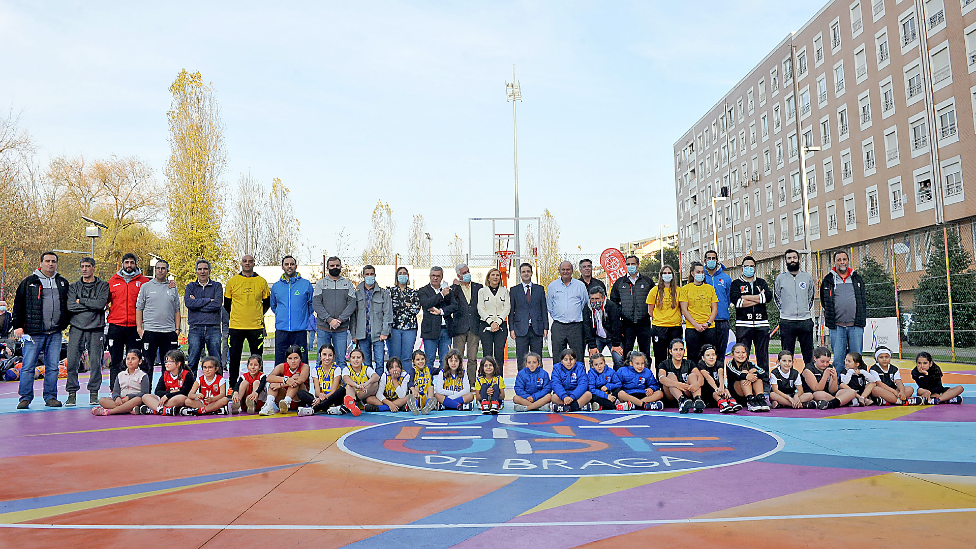 Campo de Basquetebol de Lomar presta tributo à Juventude