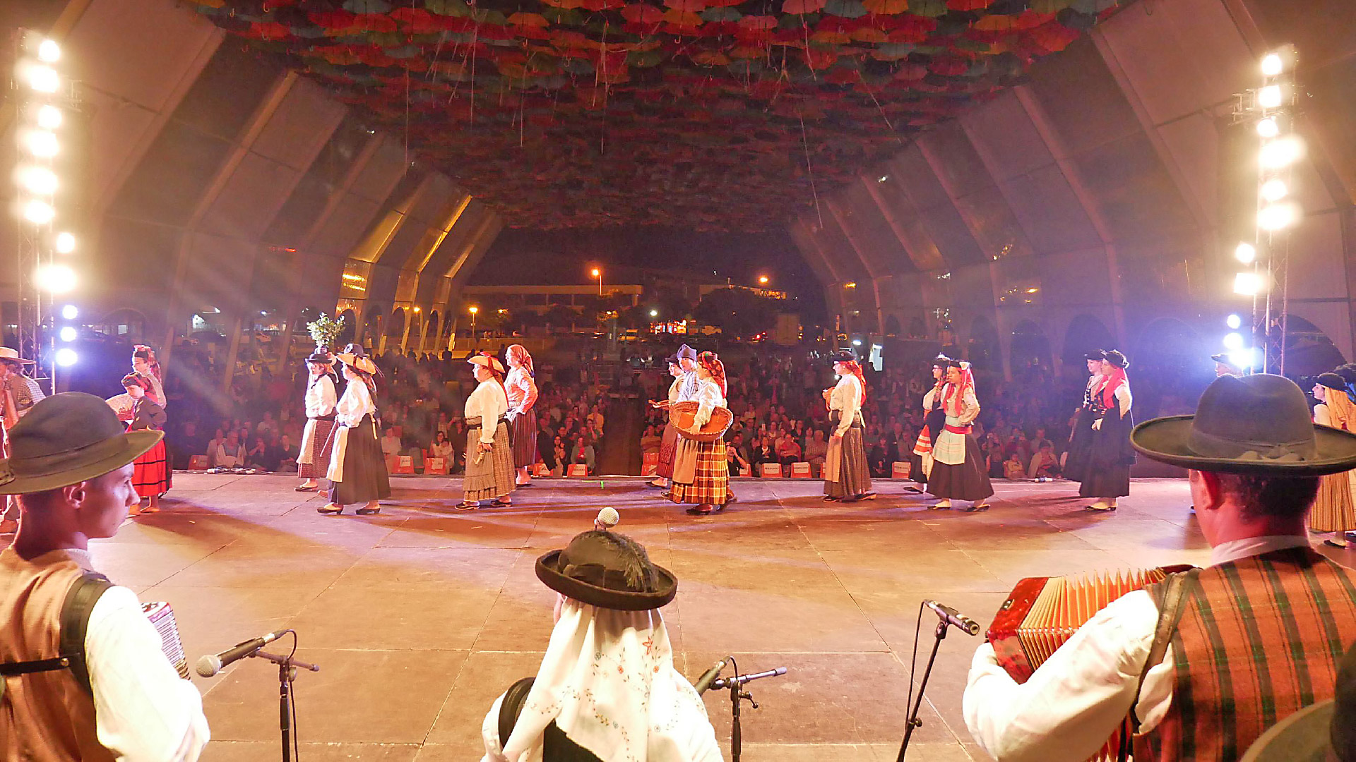 Festival Internacional une povos de várias nacionalidades através da dança
