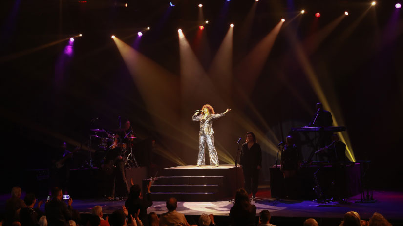 Belinda Davids Encanta no Tributo a Whitney Houston no Casino Estoril