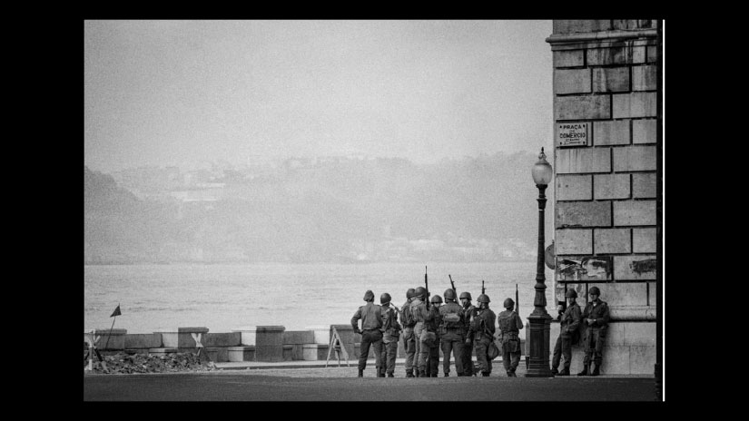 25 de Abril: Uma quinta-feira revolucionária em imagens